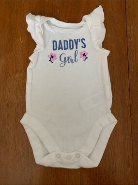😊FREE😊 Daddy's Girl White Ruffle Sleeve Baby One-Piece